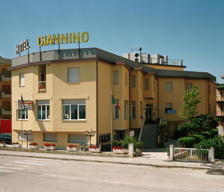 Hotel Giannino بورتو ريكاناتي المظهر الخارجي الصورة