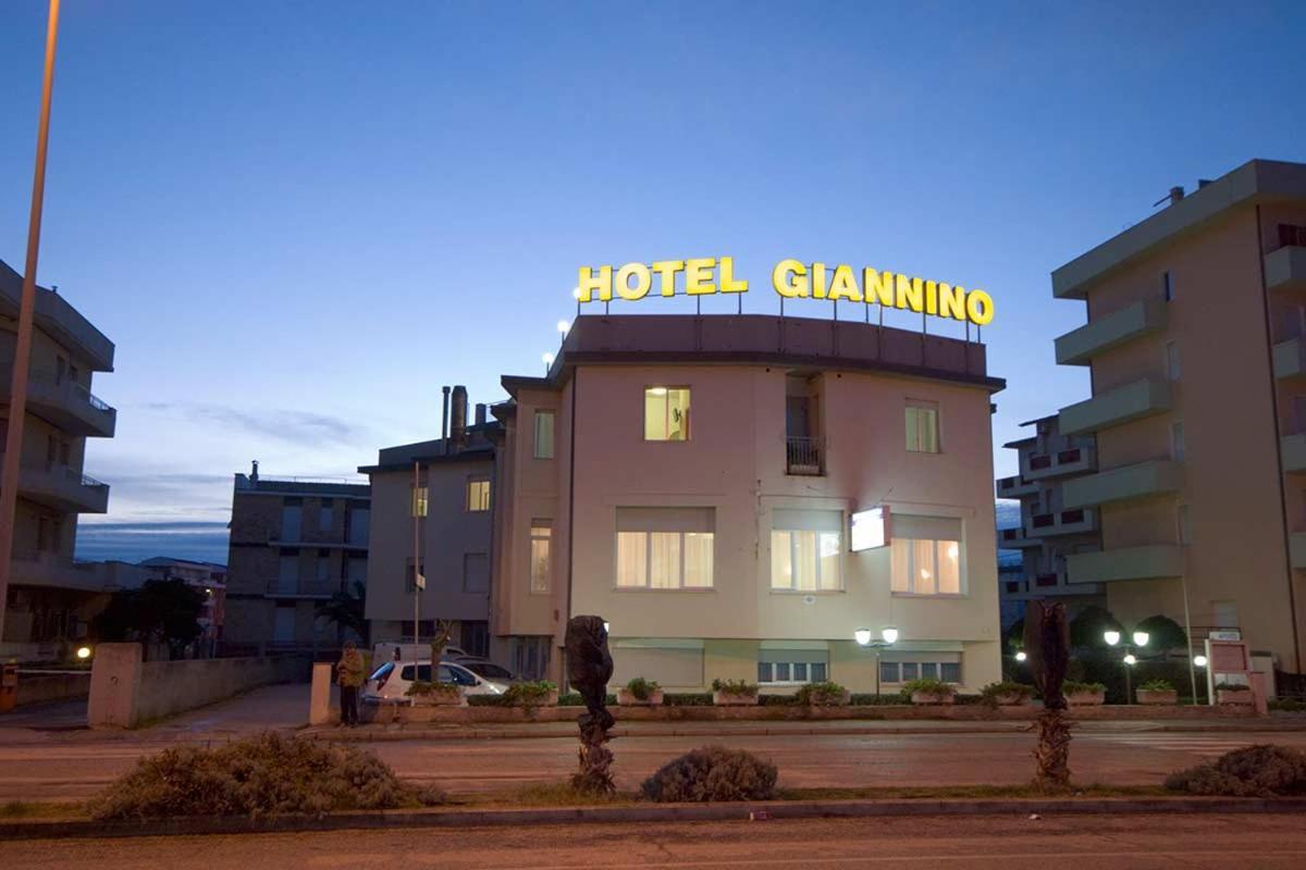 Hotel Giannino بورتو ريكاناتي المظهر الخارجي الصورة
