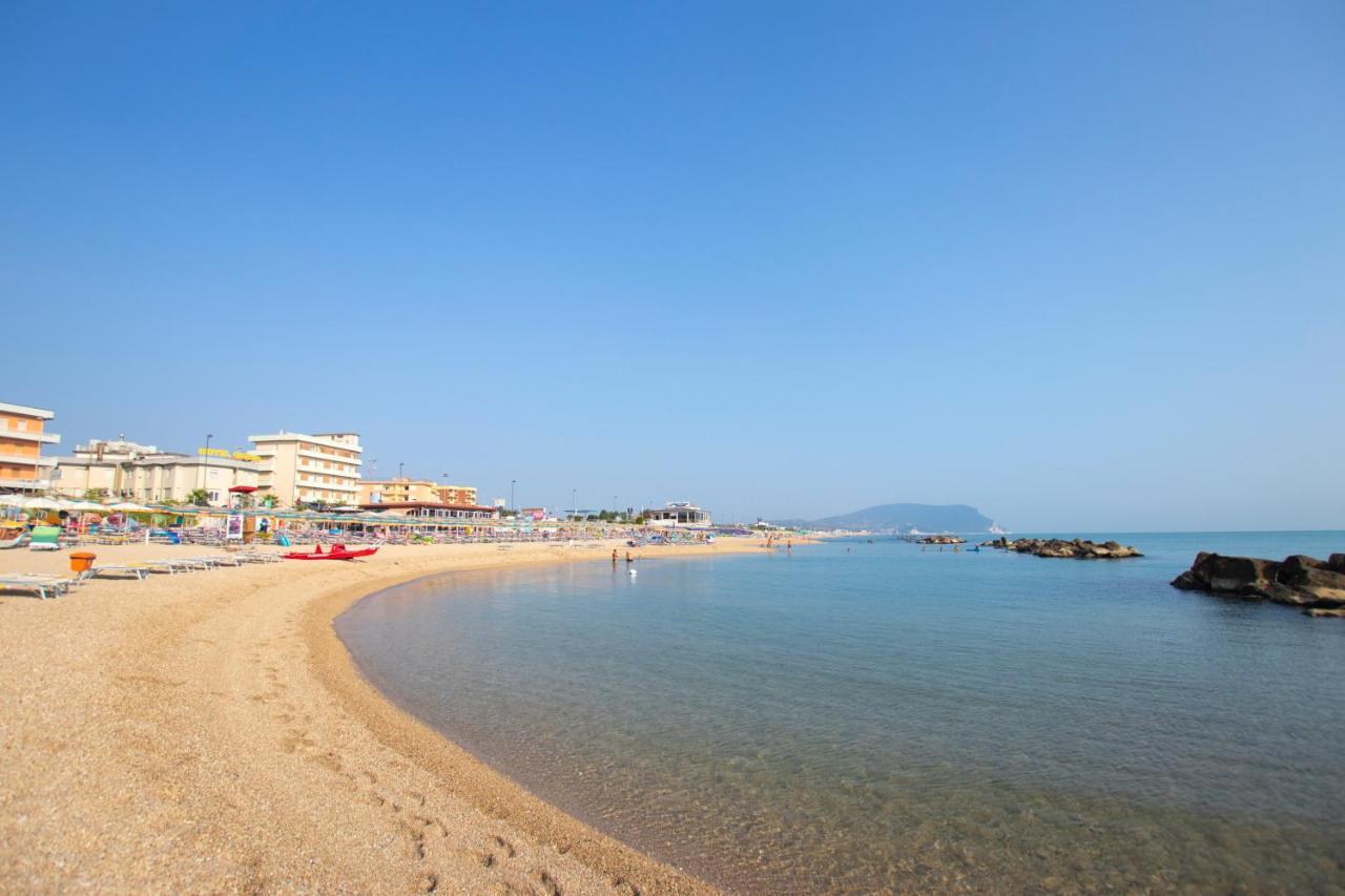 Hotel Giannino بورتو ريكاناتي المظهر الخارجي الصورة